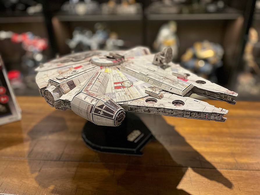 スターウォーズ ミレニアムファルコン 3D 反射写真　絵画 Amazon.co.jp: 本格仕様の立体模型スターウォーズ ミレニアム